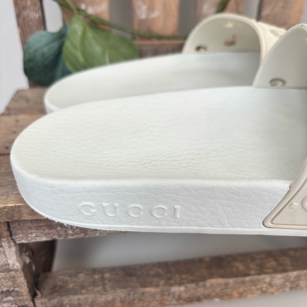 GUCCI WHITE RUBBER SANDALS WITH GG LOGO - Picture 4 of 4